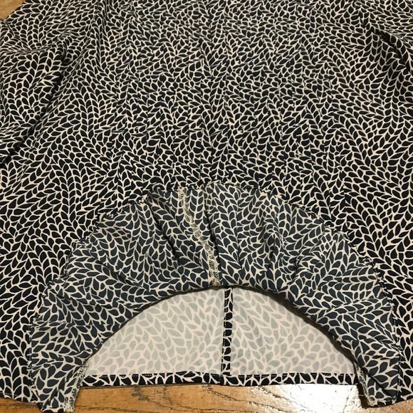 Ann Taylor Small Pink Print Ruffle Front Top - Picture 4 of 8